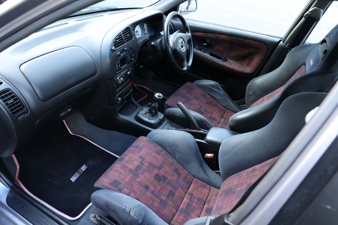 1997 Mitsubishi Lancer Evolution IV 6th Gen - Image 5 of 10
