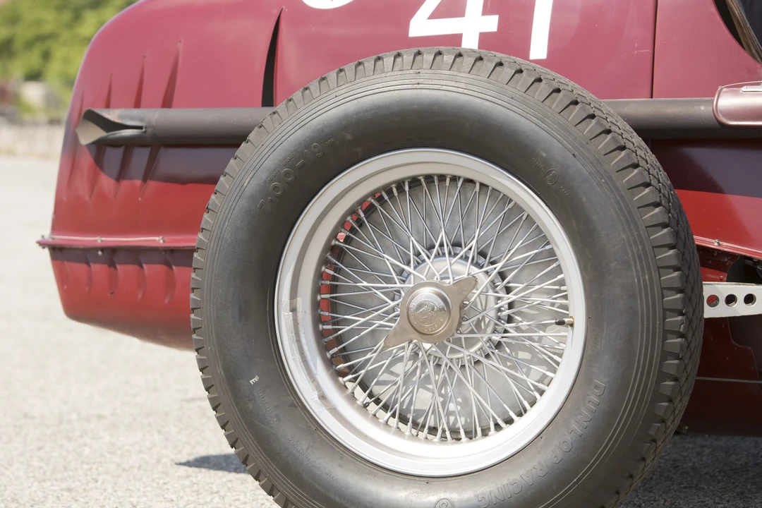 Alfa Romeo 8C - Image 16 of 31