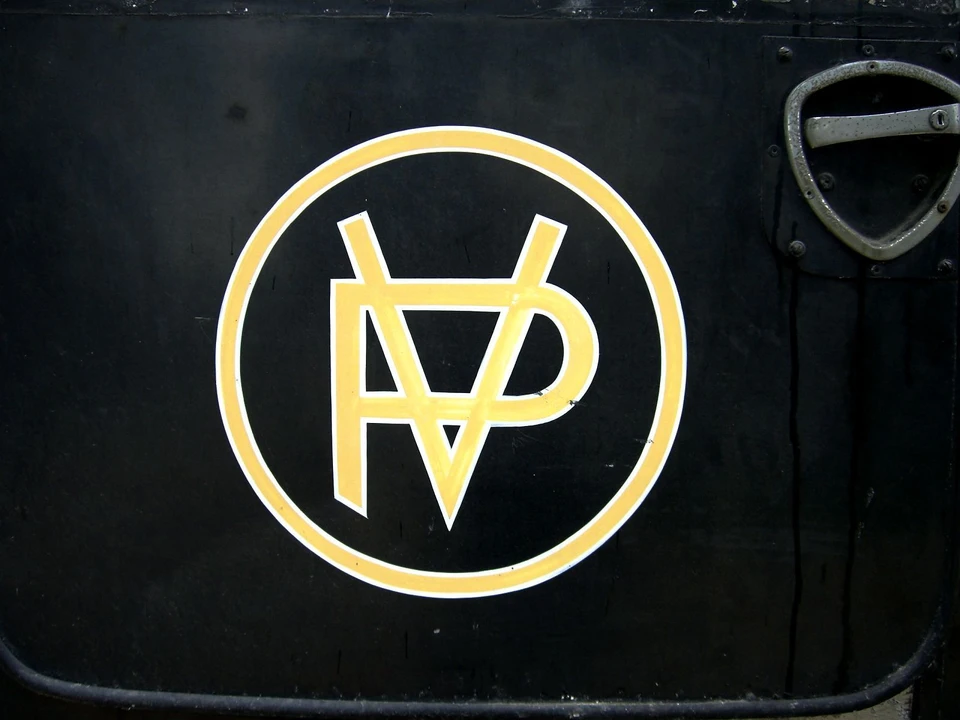 Leyland - Image 2 of 7