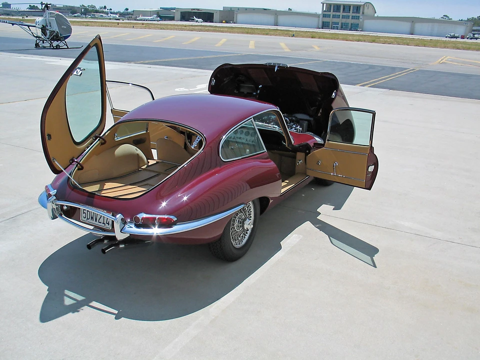 1961 Jaguar E-Type Series 1 - Image 4 of 14