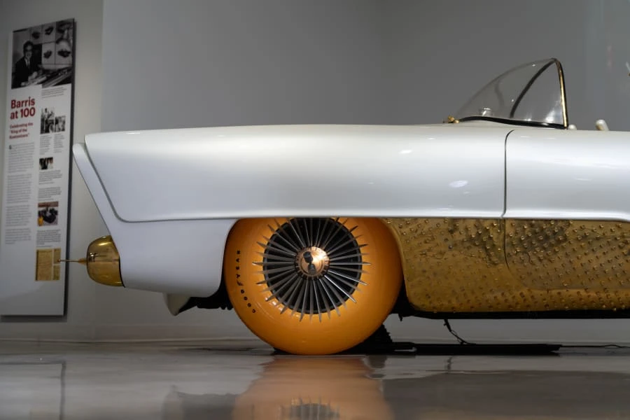 Lincoln Capri - Image 9 of 31