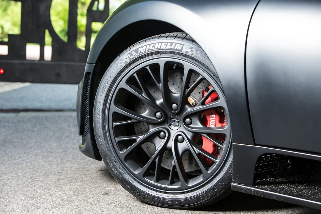 2012 Bugatti Veyron Super Sport - Image 15 of 31
