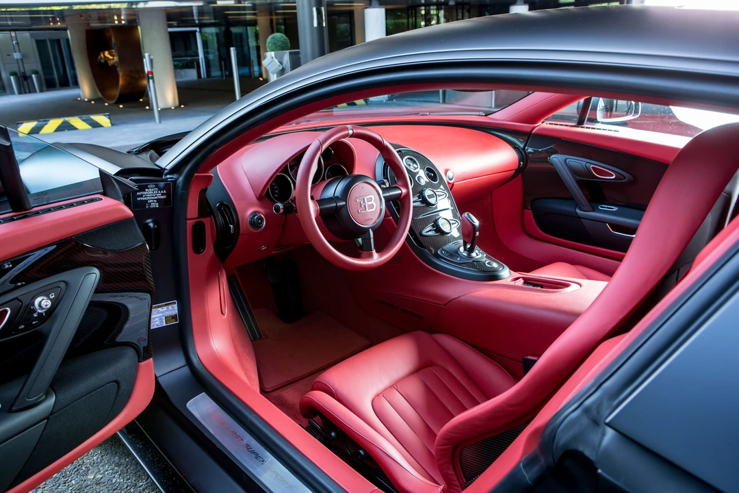 2012 Bugatti Veyron Super Sport - Image 24 of 31