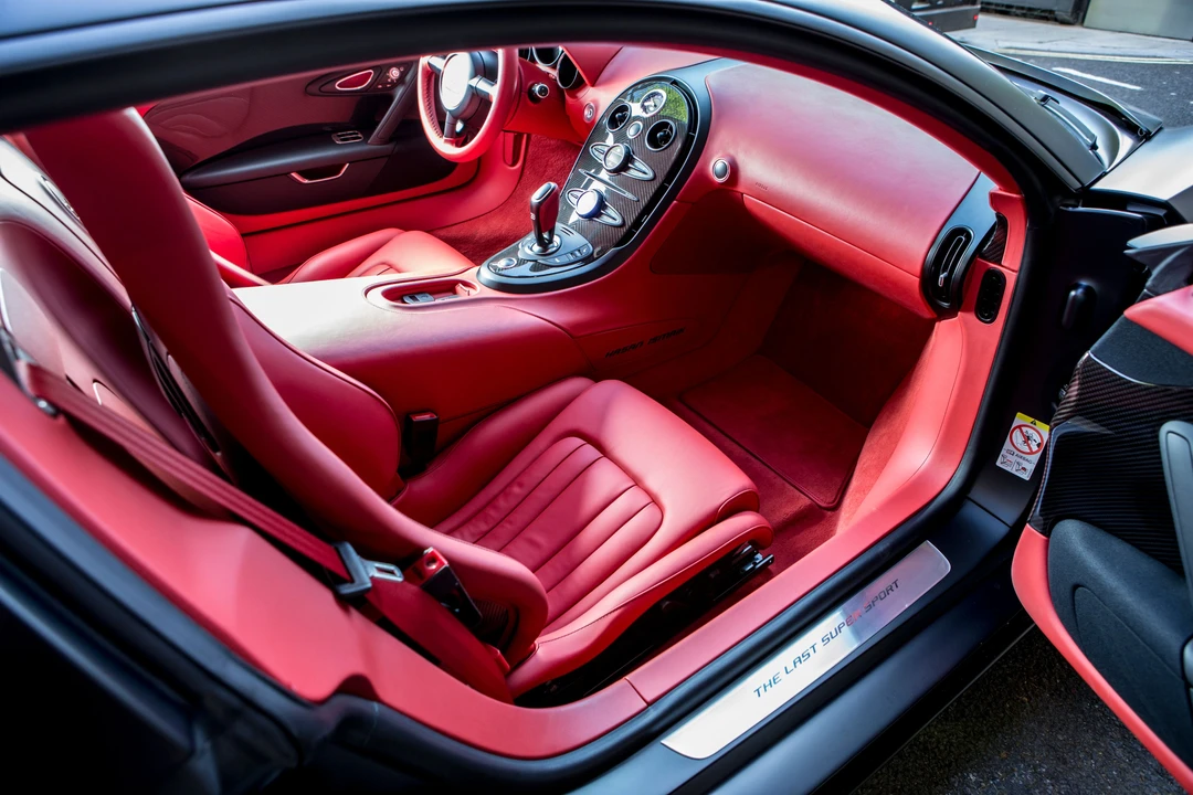 2012 Bugatti Veyron Super Sport - Image 27 of 31