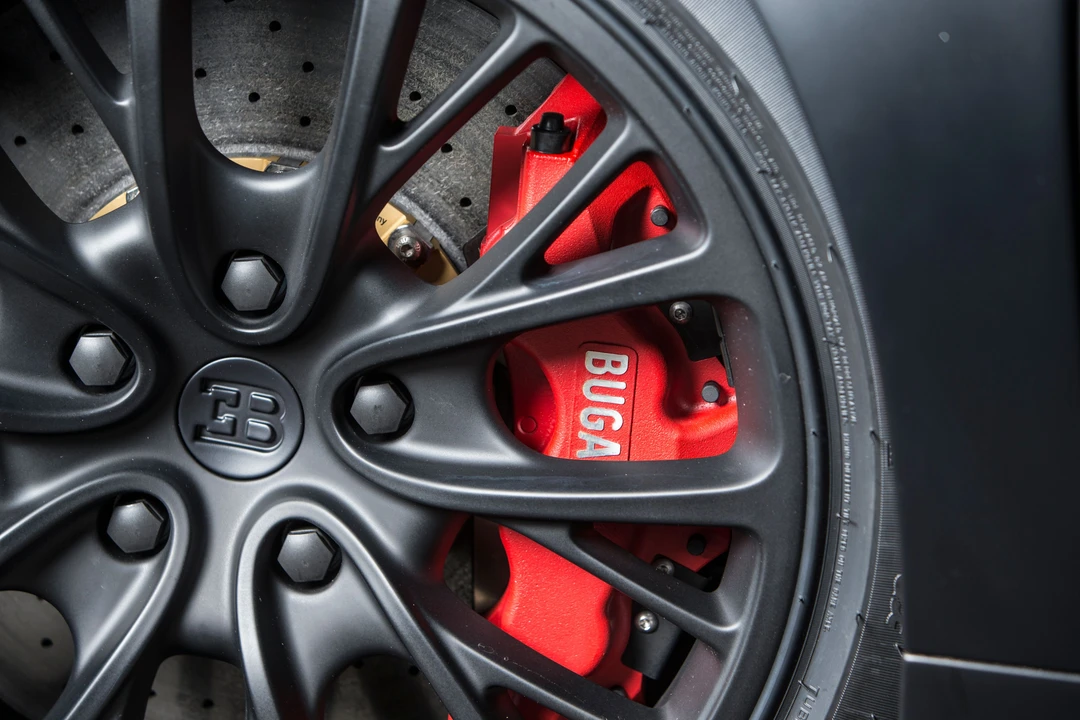 2012 Bugatti Veyron Super Sport - Image 14 of 31