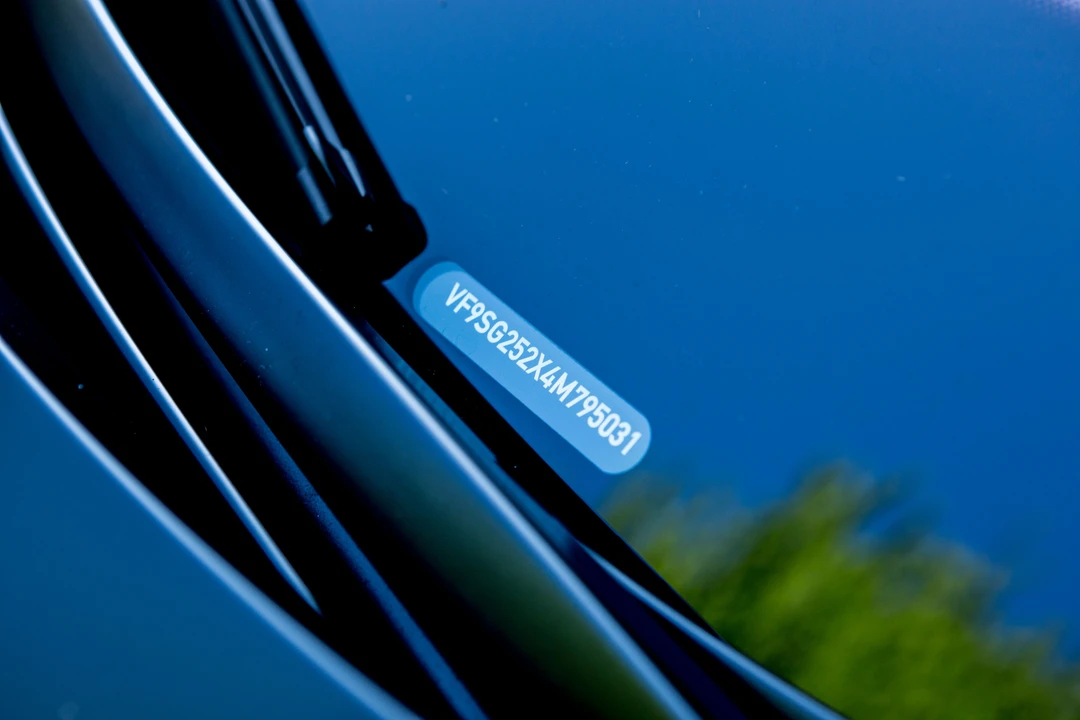 2012 Bugatti Veyron Super Sport - Image 18 of 31