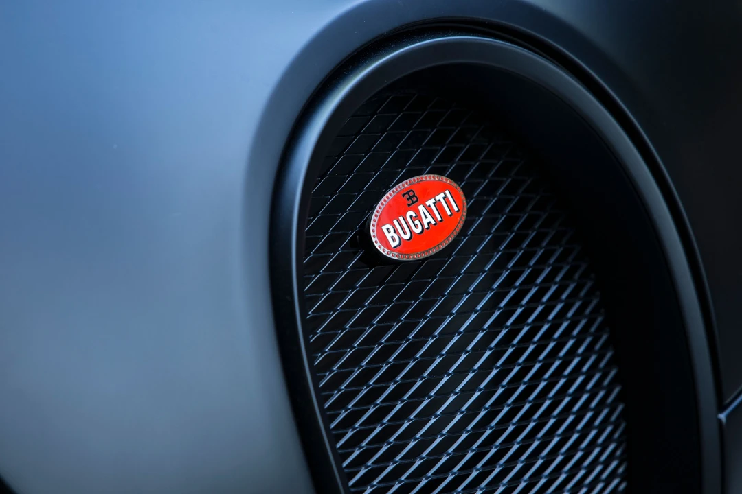 2012 Bugatti Veyron Super Sport - Image 9 of 31