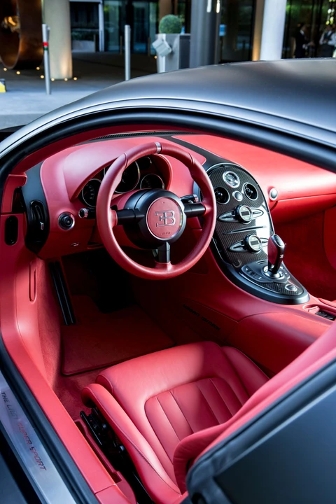 2012 Bugatti Veyron Super Sport - Image 23 of 31