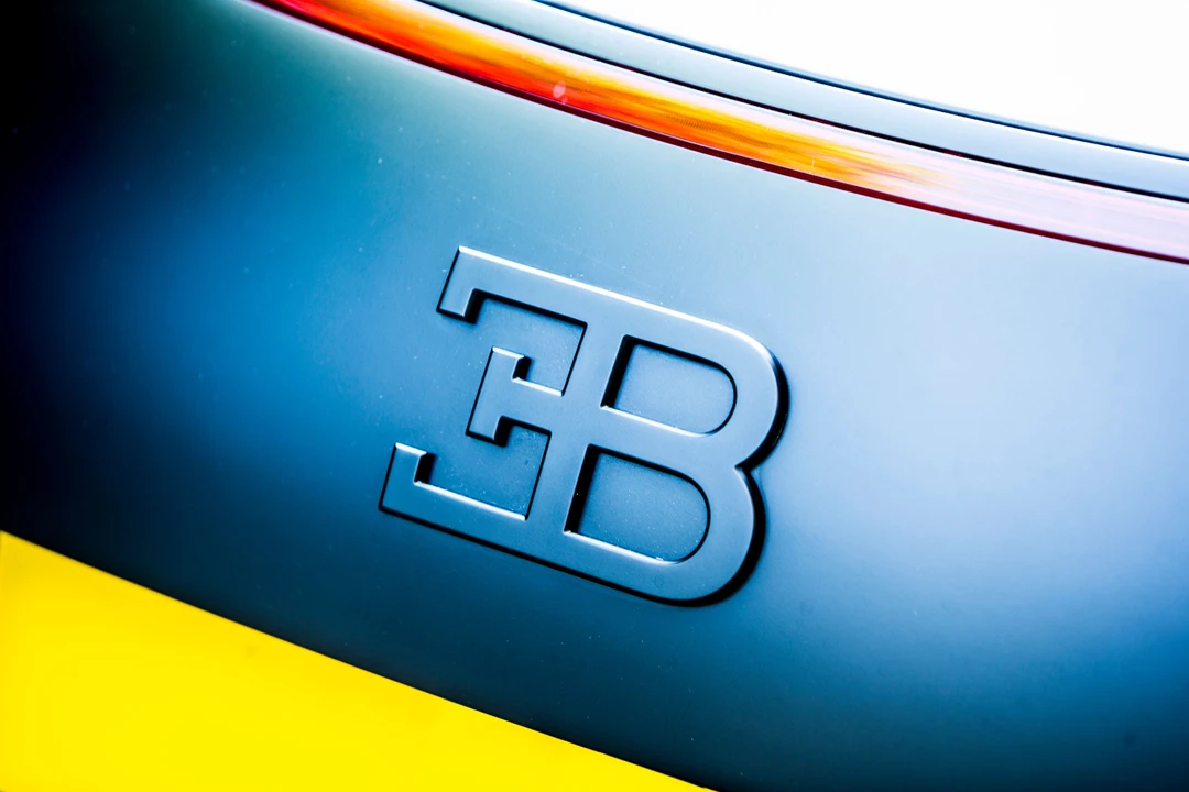 2012 Bugatti Veyron Super Sport - Image 11 of 31