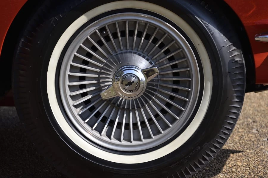Chevrolet Corvette C2 - Image 14 of 31