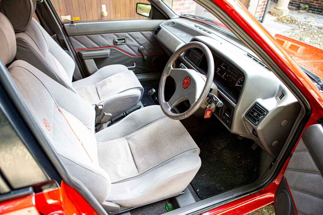 1989 MG - Image 6 of 10