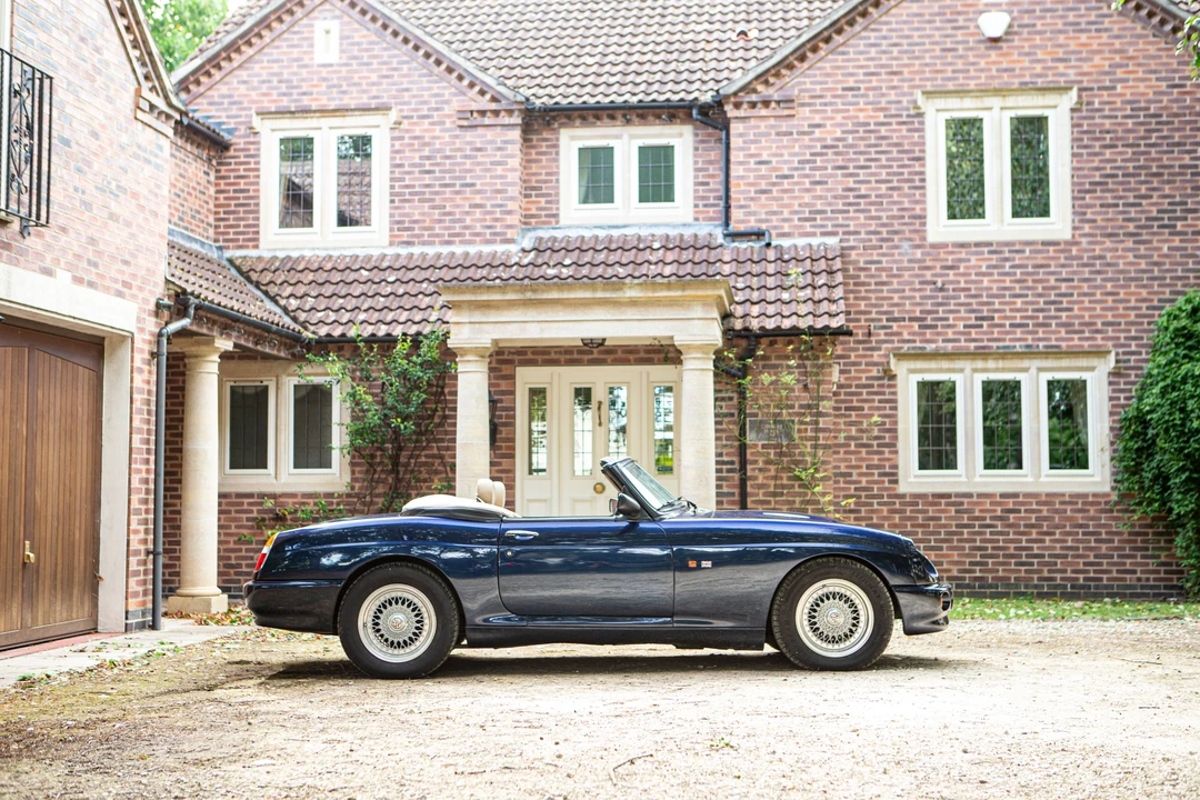 1995 MG RV8 - Image 9 of 15