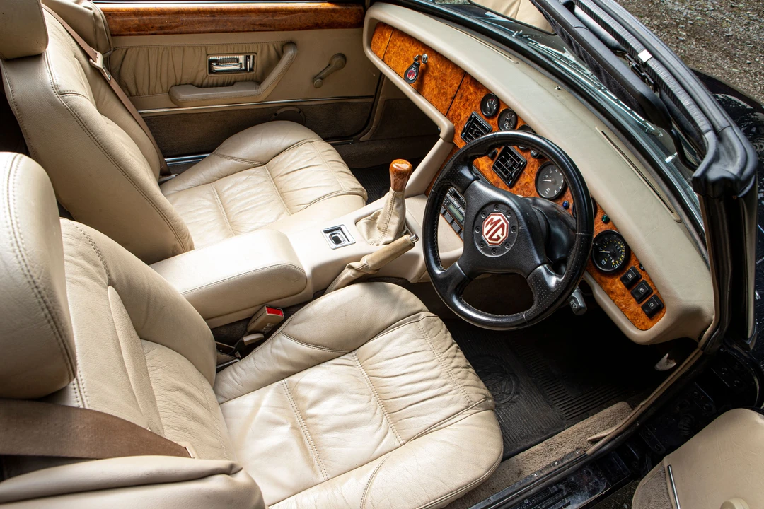 1995 MG RV8 - Image 3 of 15