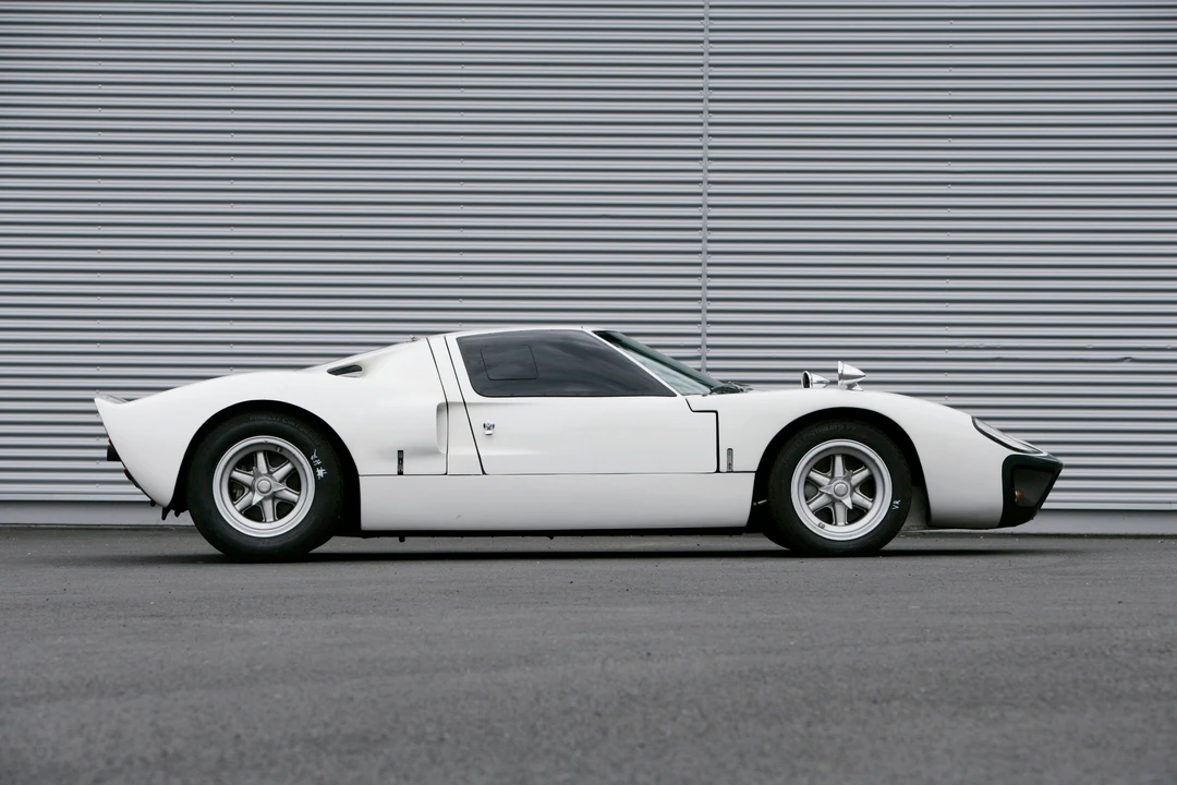 Ford GT40 - Image 2 of 11