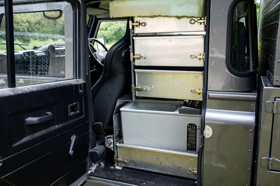 2010 Land Rover Defender 130 - Image 20 of 31