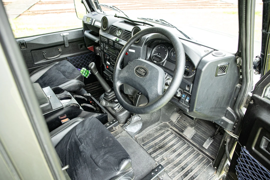 2010 Land Rover Defender 130 - Image 31 of 31
