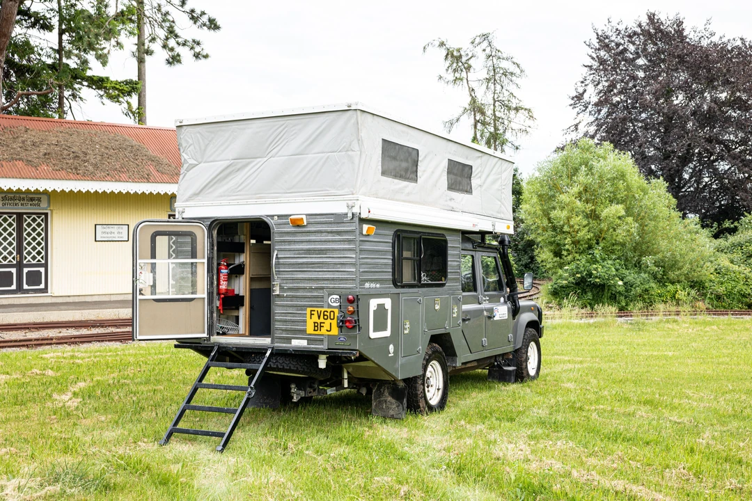 2010 Land Rover Defender 130 - Image 7 of 31