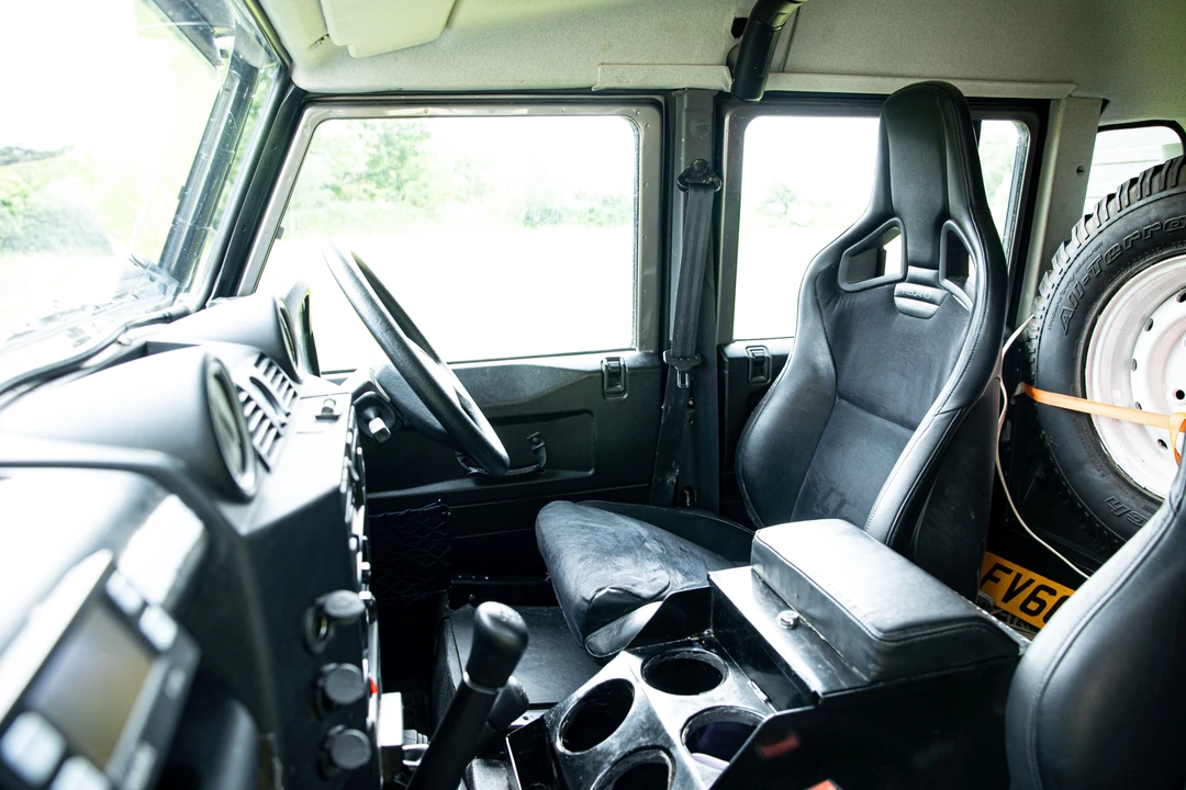 2010 Land Rover Defender 130 - Image 18 of 31