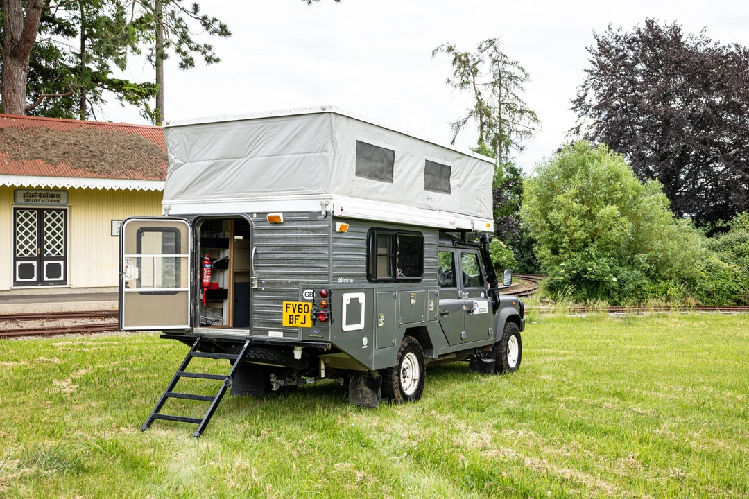 2010 Land Rover Defender 130 - Image 9 of 31