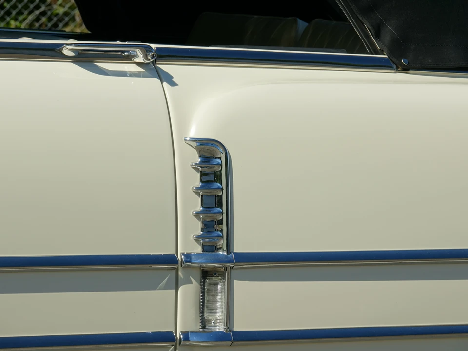 1956 Packard Caribbean - Image 23 of 31