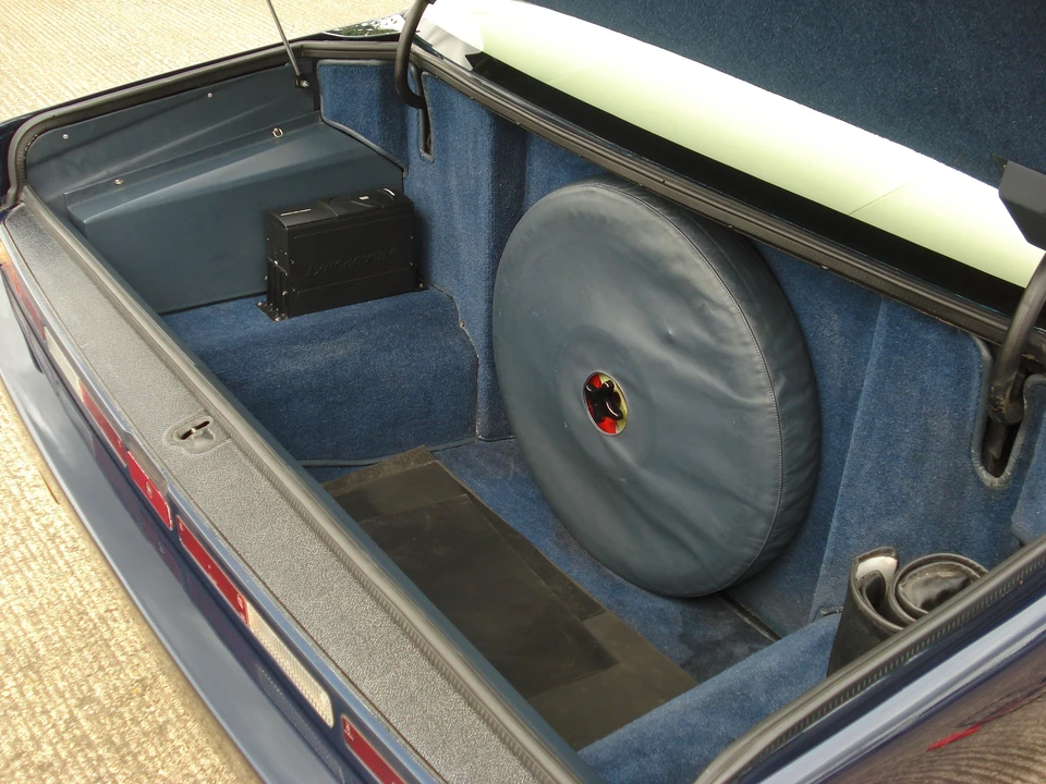 1990 Aston Martin Lagonda - Image 4 of 8