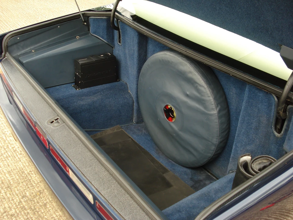 1990 Aston Martin Lagonda - Image 6 of 9