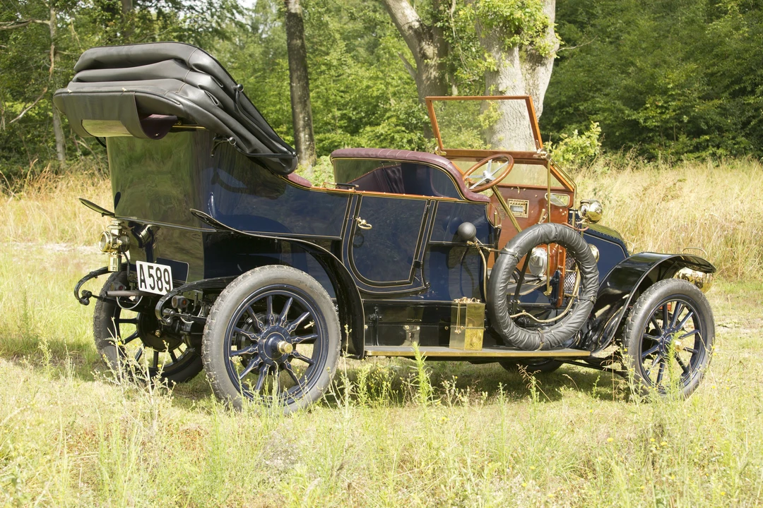 1909 Renault - Image 8 of 27
