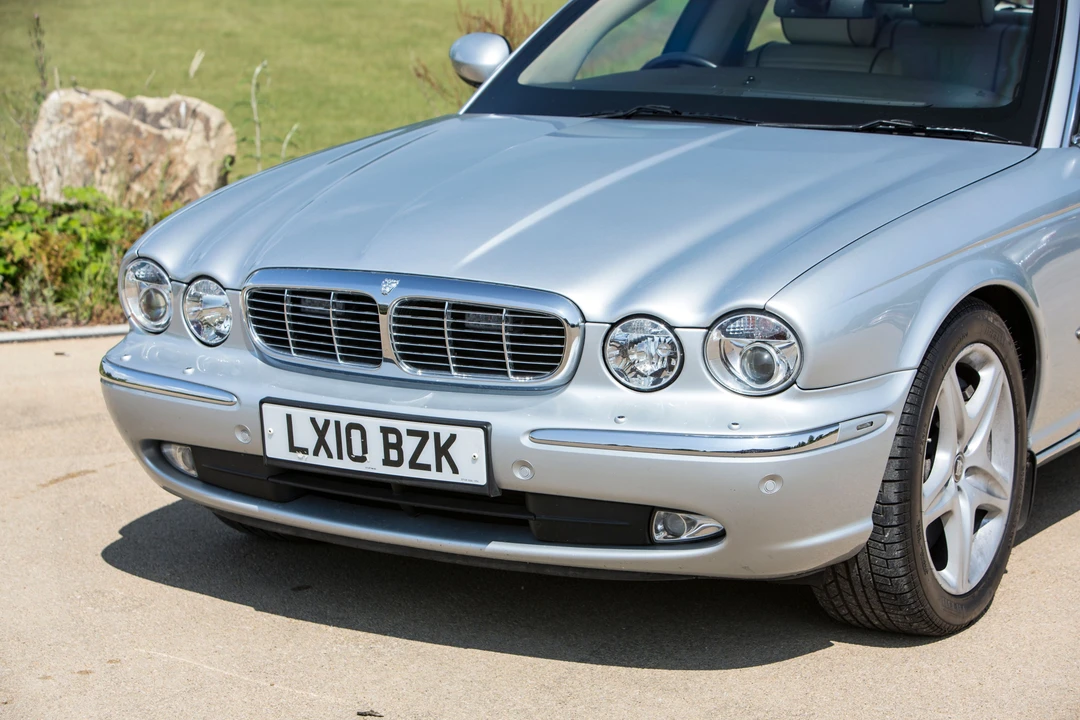 2010 Jaguar X351 XJ - Image 5 of 26