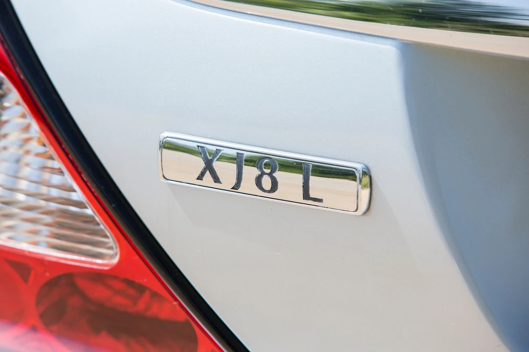 2010 Jaguar X351 XJ - Image 4 of 26