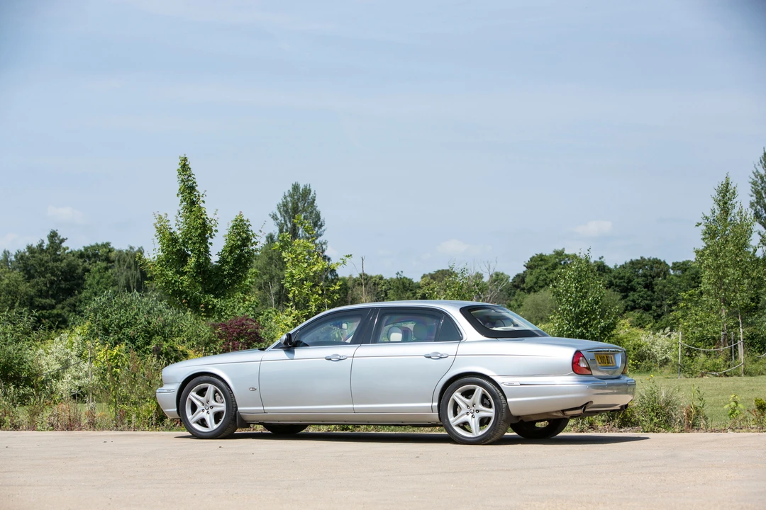 2010 Jaguar X351 XJ - Image 25 of 26