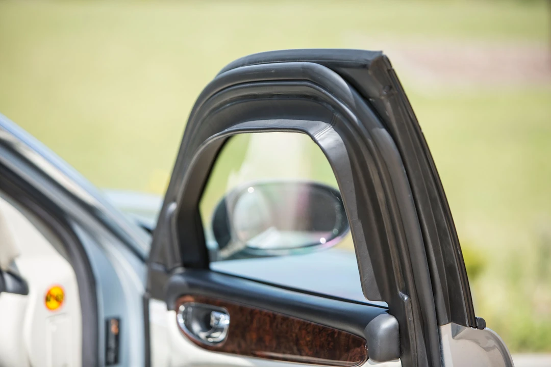 2010 Jaguar X351 XJ - Image 10 of 26