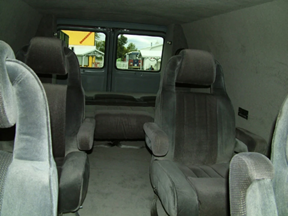 1987 Chevrolet G-Series Van - Image 2 of 4