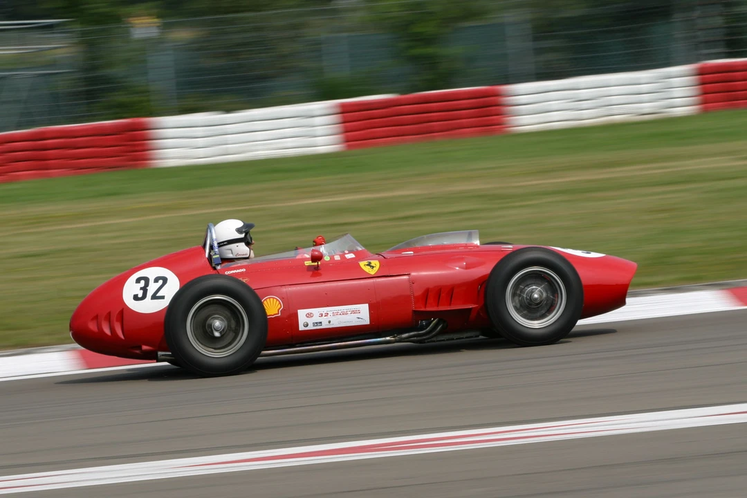 Ferrari Dino - Image 11 of 31