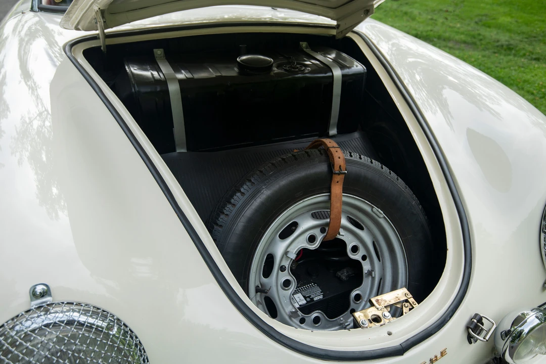 1957 Porsche Speedster - Image 6 of 31