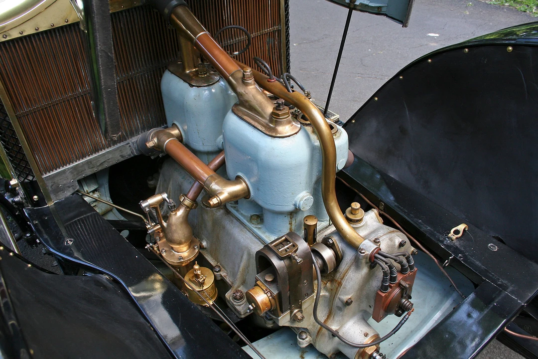 1912 Renault - Image 2 of 8