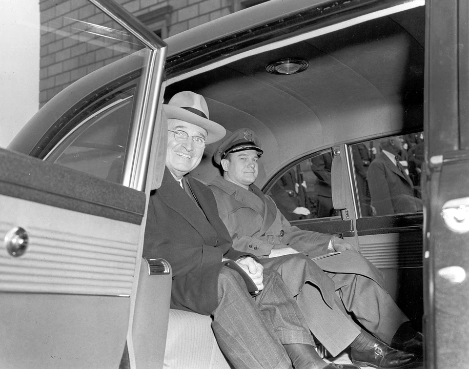 1950 Lincoln Cosmopolitan - Image 12 of 12