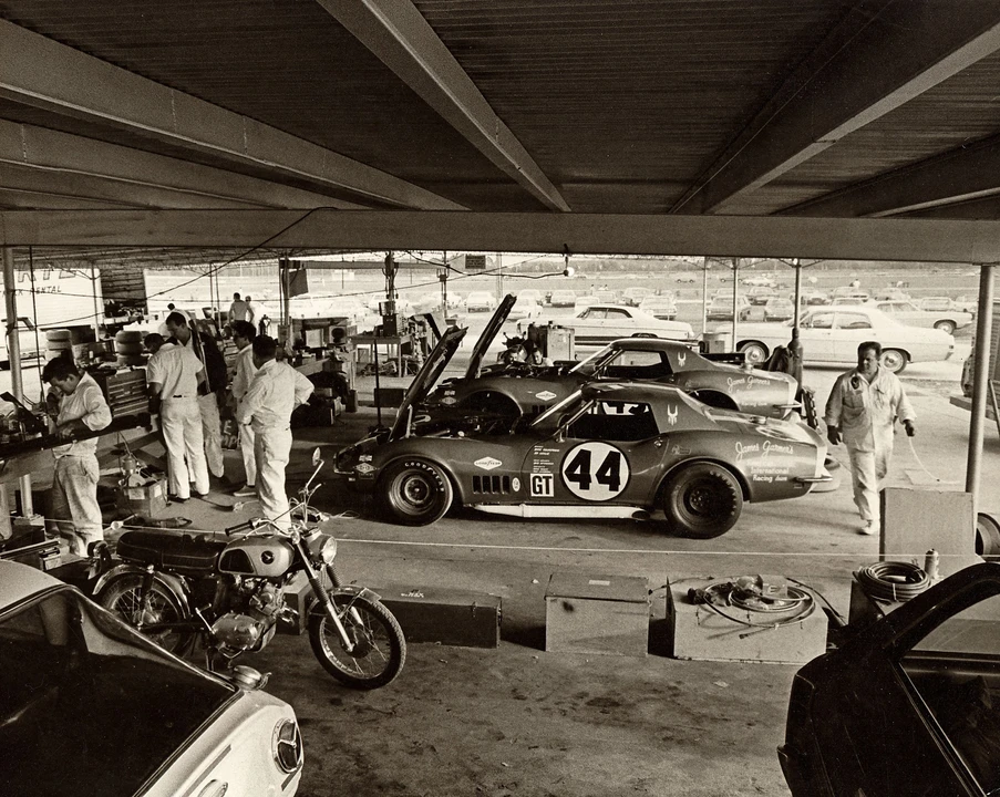 1967 Chevrolet Corvette C2 - Image 11 of 23