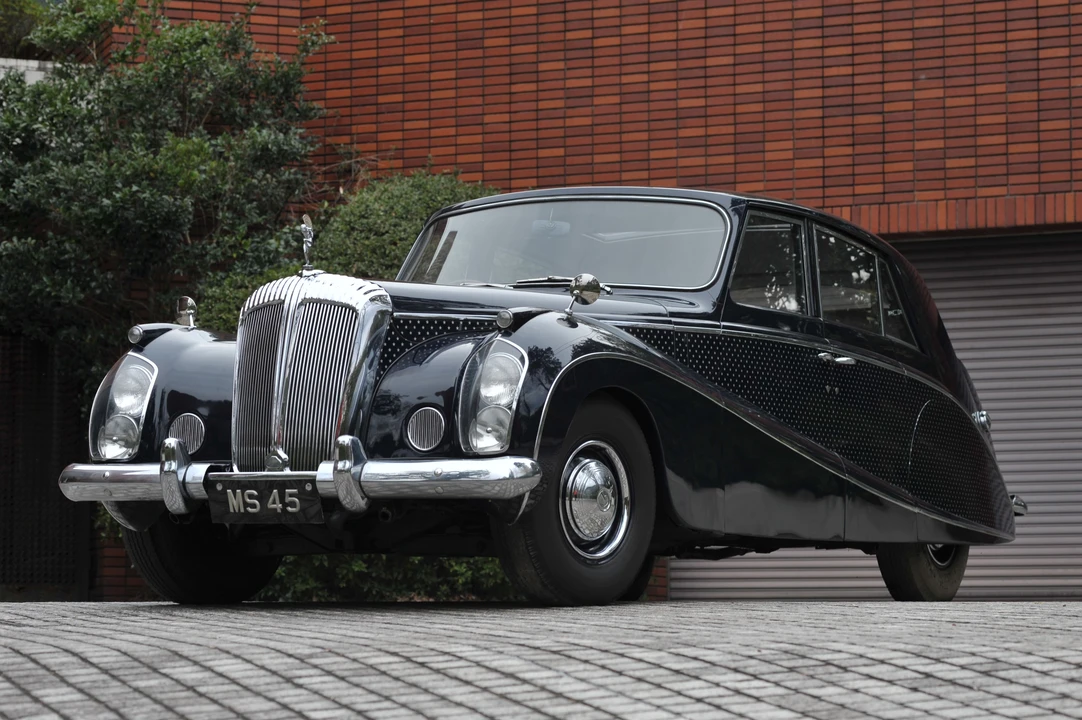 1954 Daimler - Image 17 of 31