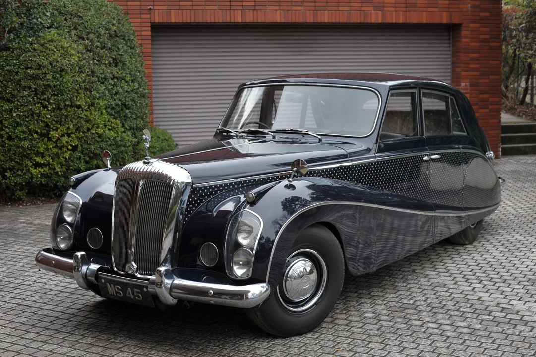 1954 Daimler - Image 4 of 31