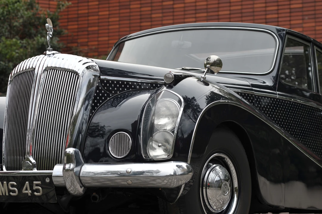 1954 Daimler - Image 16 of 31