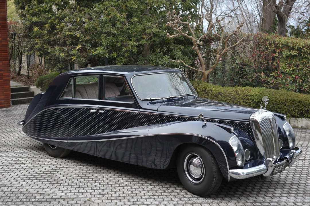 1954 Daimler - Image 13 of 31