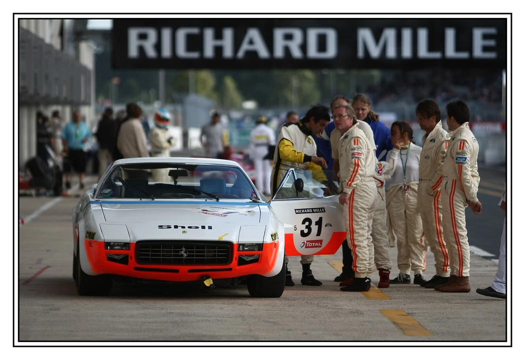 Ferrari Daytona Spider - Image 7 of 31