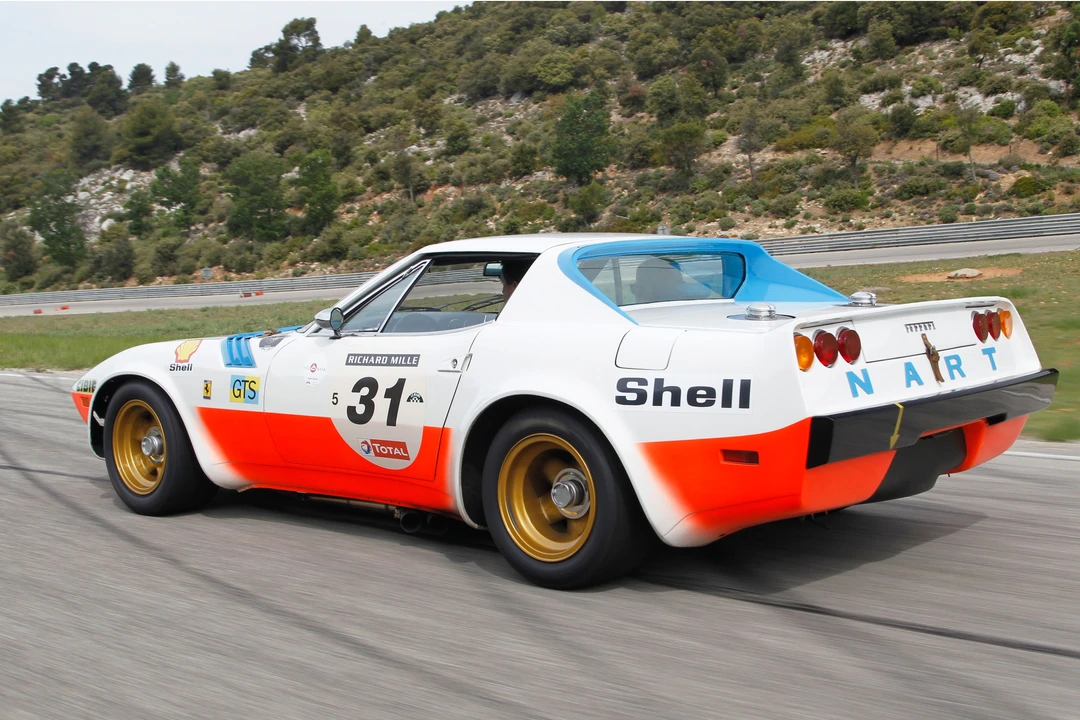Ferrari Daytona Spider - Image 29 of 31