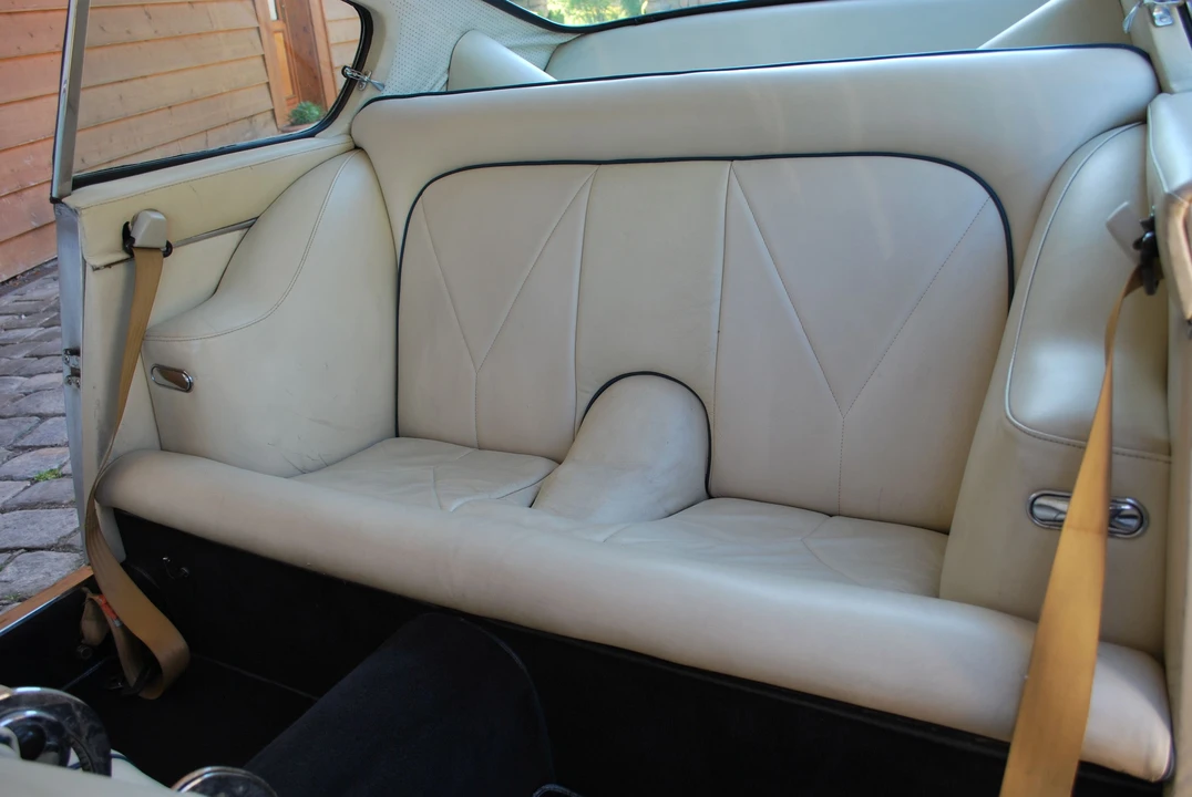 1966 Aston Martin DB6 Vantage - Image 14 of 22