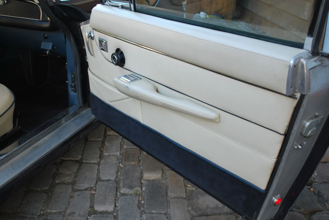 1966 Aston Martin DB6 Vantage - Image 12 of 22