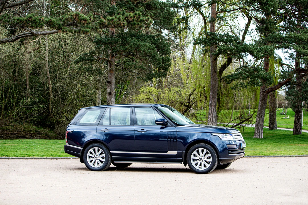 2013 Land Rover Range Rover L405 - Image 5 of 31