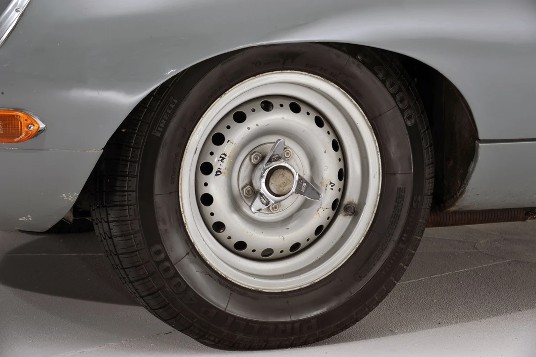 1964 Jaguar E-Type Lightweight - Image 5 of 30