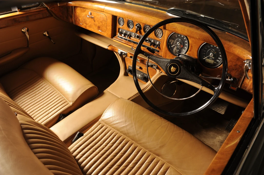 1965 Jaguar Mark X - Image 3 of 4