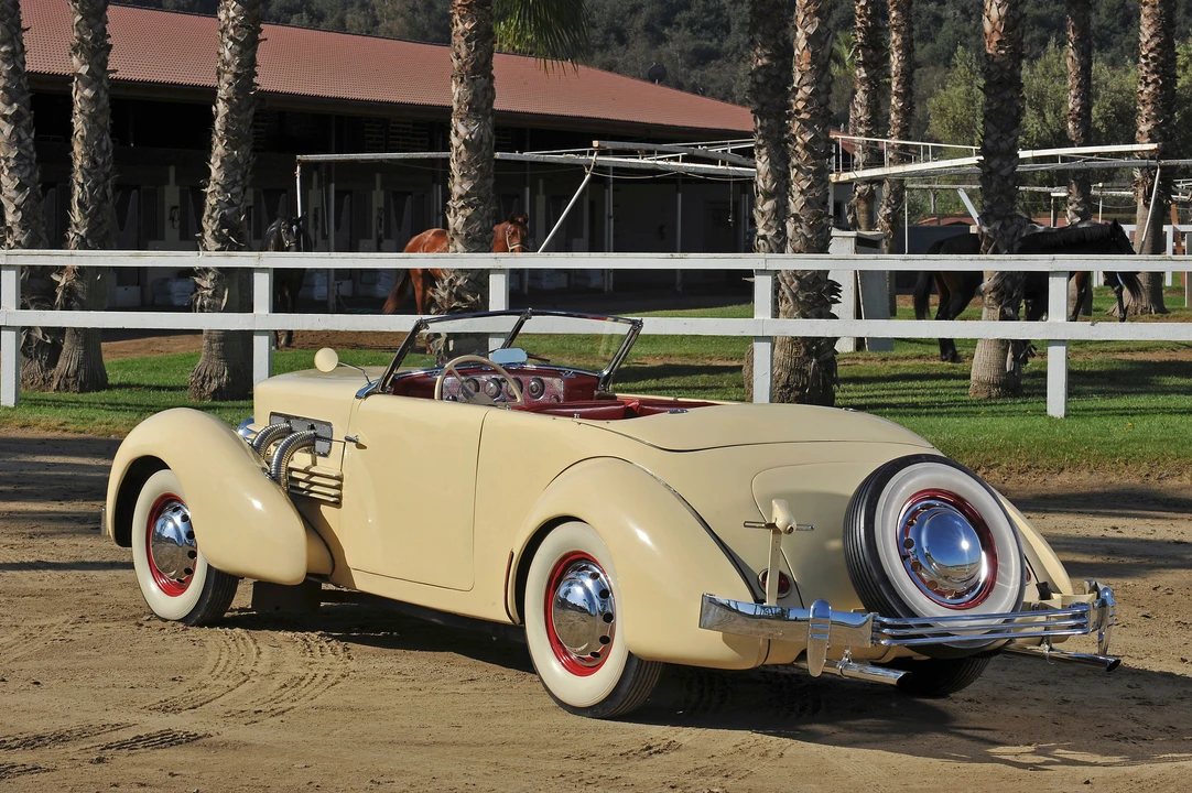 1937 Cord 810 & 812 - Image 10 of 28