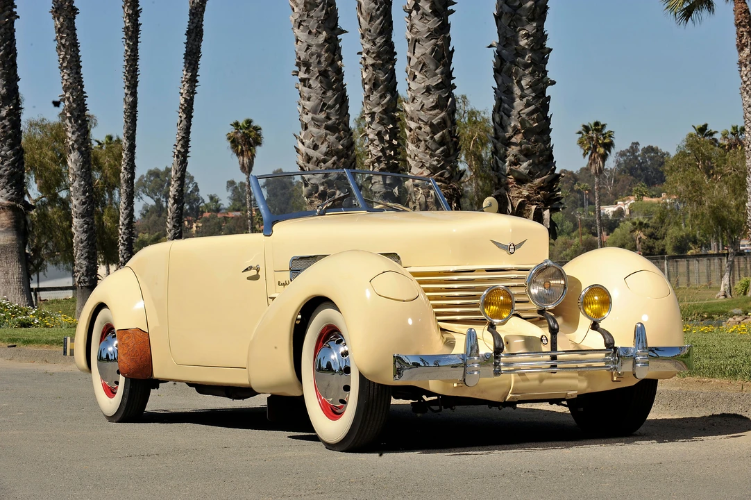 1937 Cord 810 & 812 - Image 28 of 28